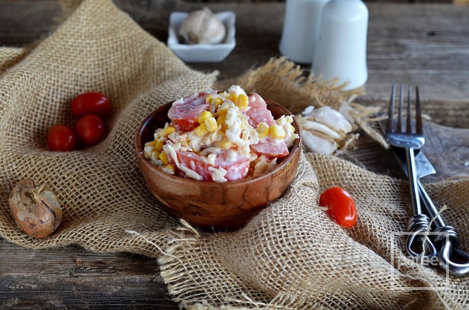 Салат с помидорами кукурузой и сыром🧀 - Шаг 1