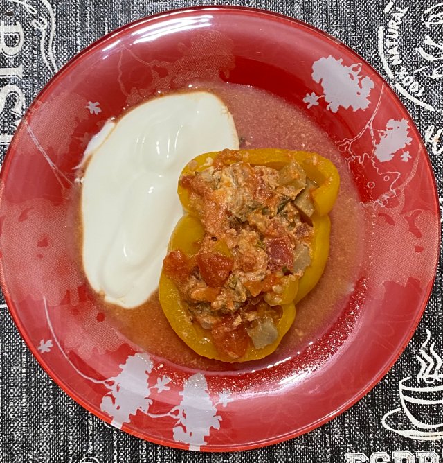 Перец 🫑 фаршированный баклажаном 🍆 в томатном соусе 🍅