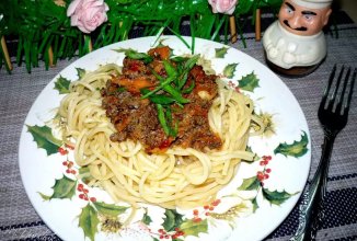 Спагетти с печенью и томатным соусом 🍅