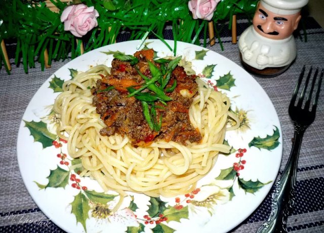Спагетти с печенью и томатным соусом 🍅