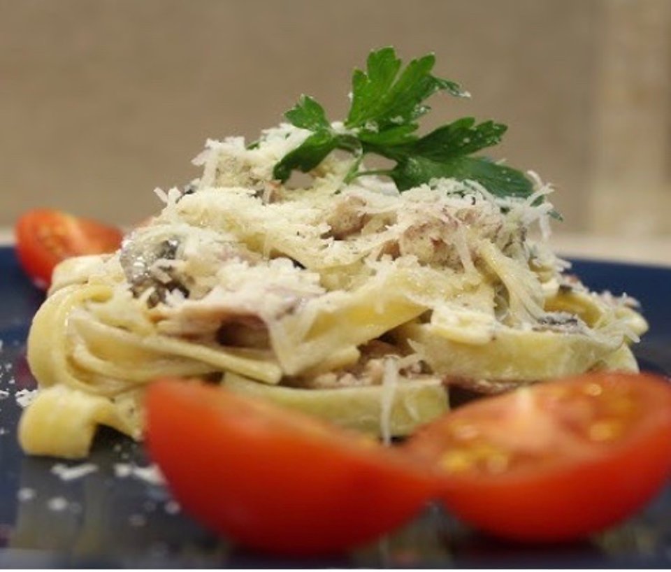 Паста с беконом и грибами в сливочном соусе рецепт с