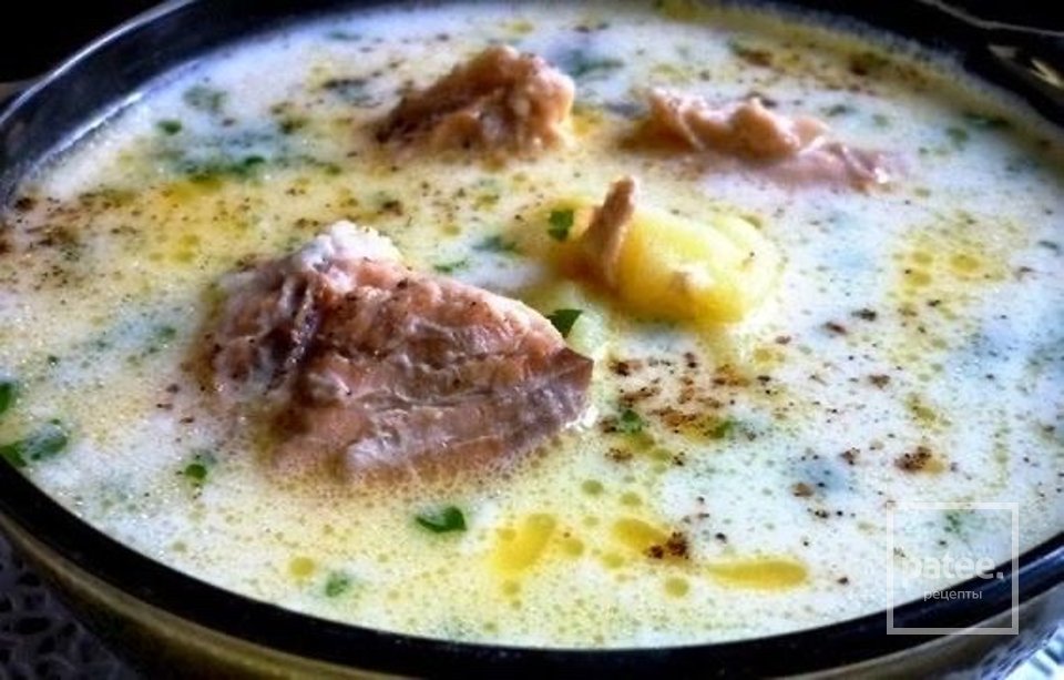 Легкий нежный суп с сырком и рыбной консервой 🍲 - Шаг 1