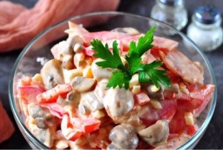 Салат с копченой куриной грудкой и шампиньонами 🥗