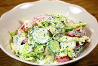 Легкий салат из помидоров и огурцов 🥗