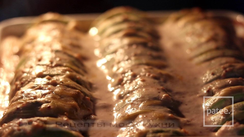 Кабачки с фаршем в духовке в сметанном соусе - Шаг 11