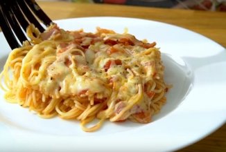 Паста с беконом в томатно-чесночном соусе 🍝