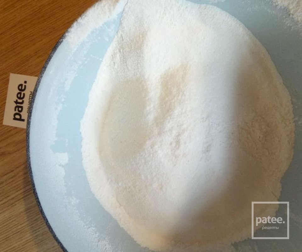 Сочные и хрустящие чебуреки - Шаг 1