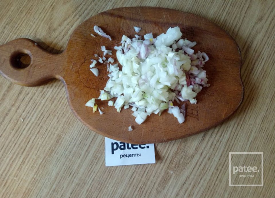 Сочные и хрустящие чебуреки - Шаг 5