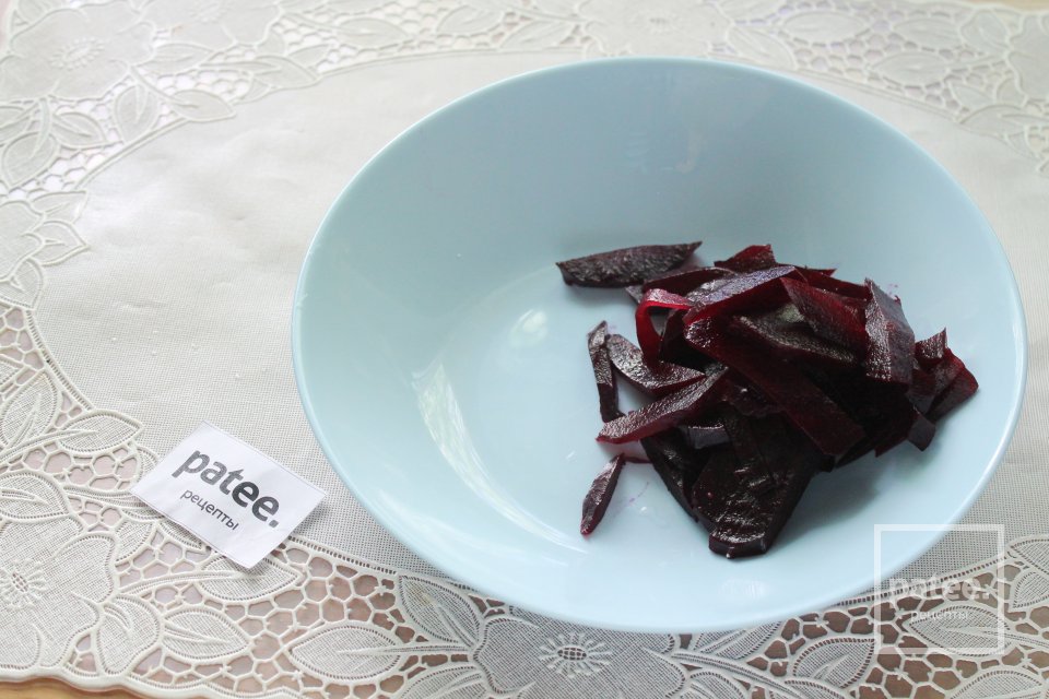 Салат со свёклой, курицей и фетаксой - Шаг 2