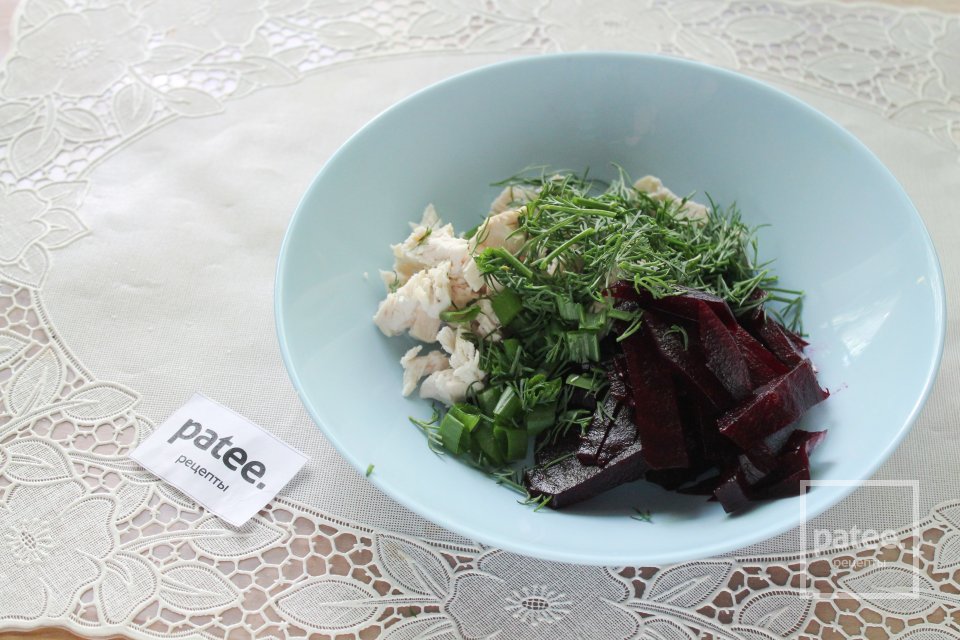 Салат со свёклой, курицей и фетаксой - Шаг 6