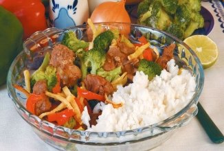 Жареная свинина с рисом и брокколи 🥦