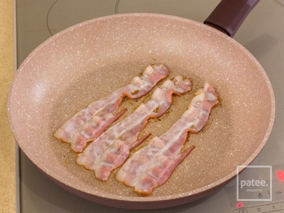 Сендвич с беконом и яичницей 🥪 - Шаг 2