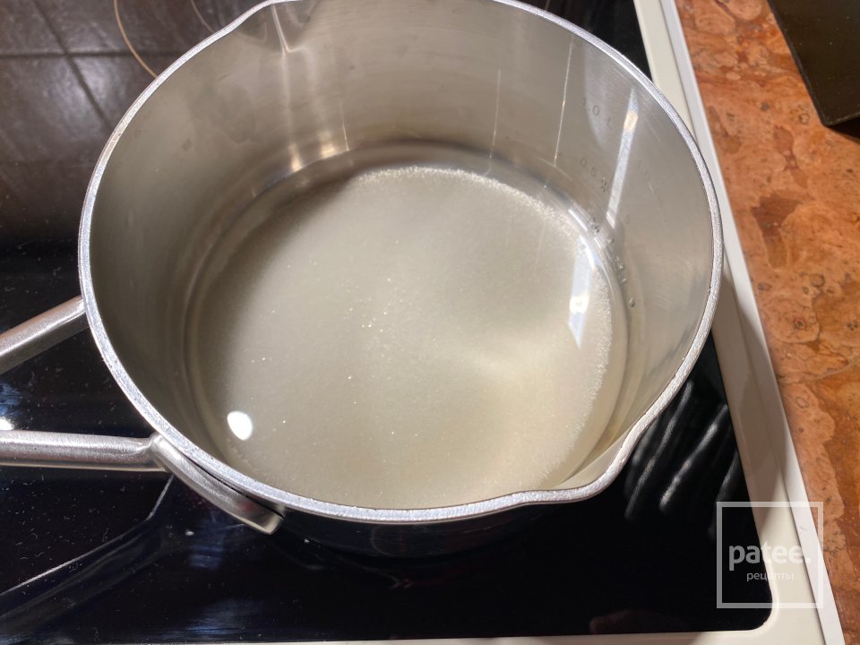 Медовик со сметанным кремом с фундуком в карамели - Шаг 12