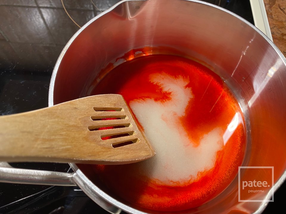 Медовик со сметанным кремом с фундуком в карамели - Шаг 13