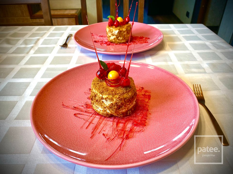 Медовик со сметанным кремом с фундуком в карамели - Шаг 16