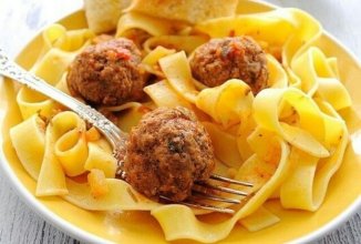 Сытная и аппетитная лапша с фрикадельками 🍝