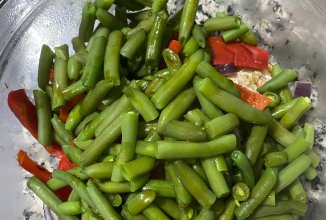 Тёплый салат с курицей