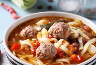 Азиатский суп из лапши с фрикадельками🍜