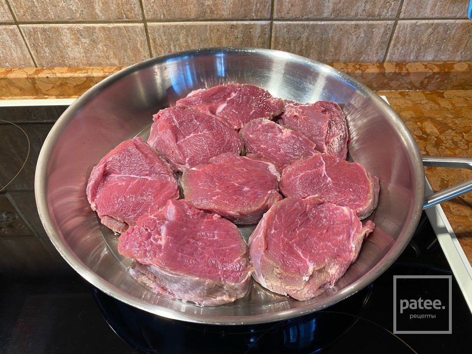 Говядина по-Кремлевски с отварными макаронами и Витаминным салатом - Шаг 3