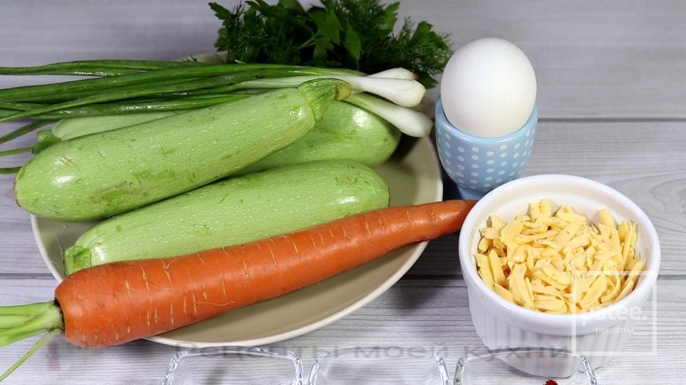 Кабачковые маффины без муки в духовке - Шаг 1