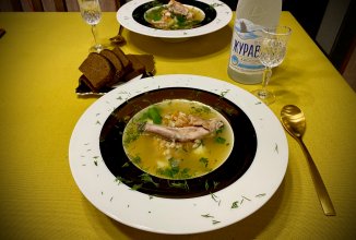 Овощной суп из кролика с полбой