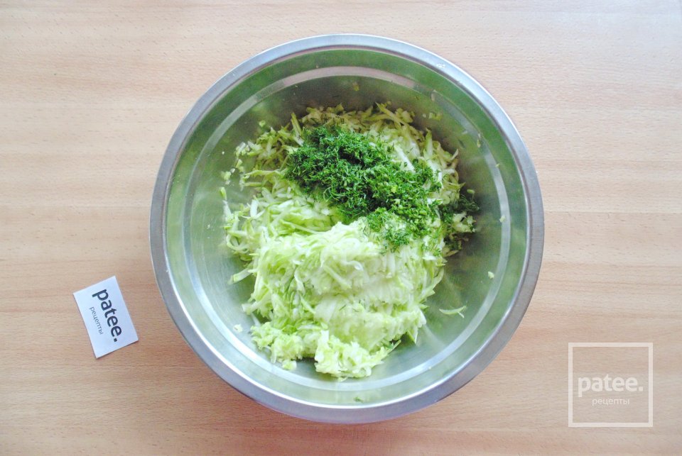 Оладьи кабачковые на кефире - Шаг 3