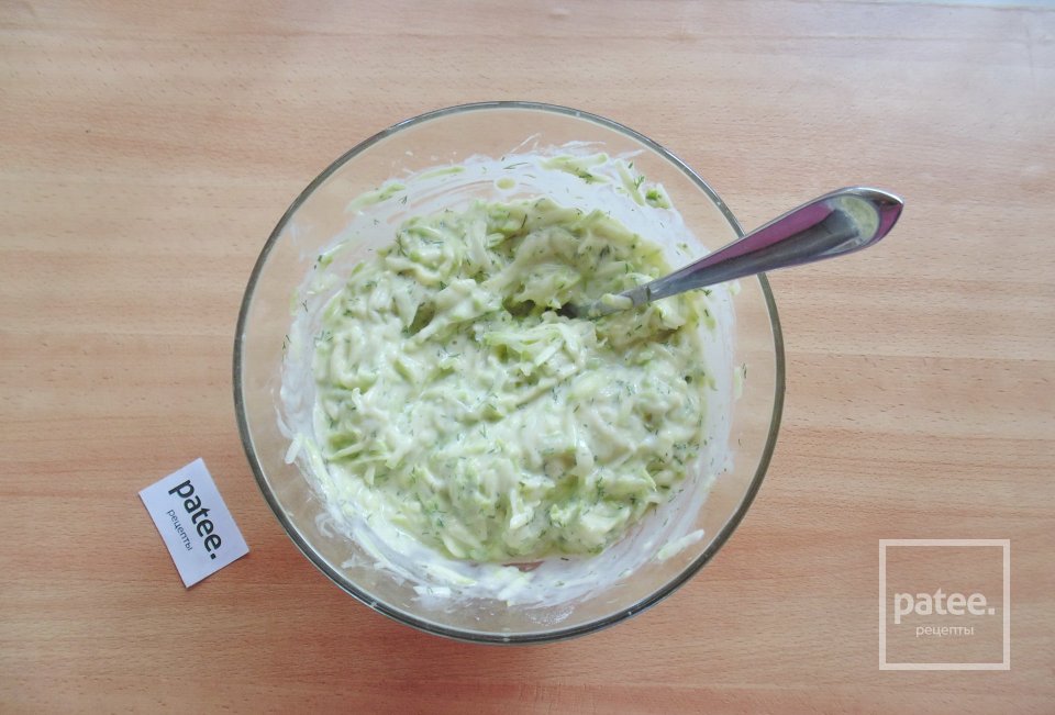 Оладьи кабачковые на кефире - Шаг 8