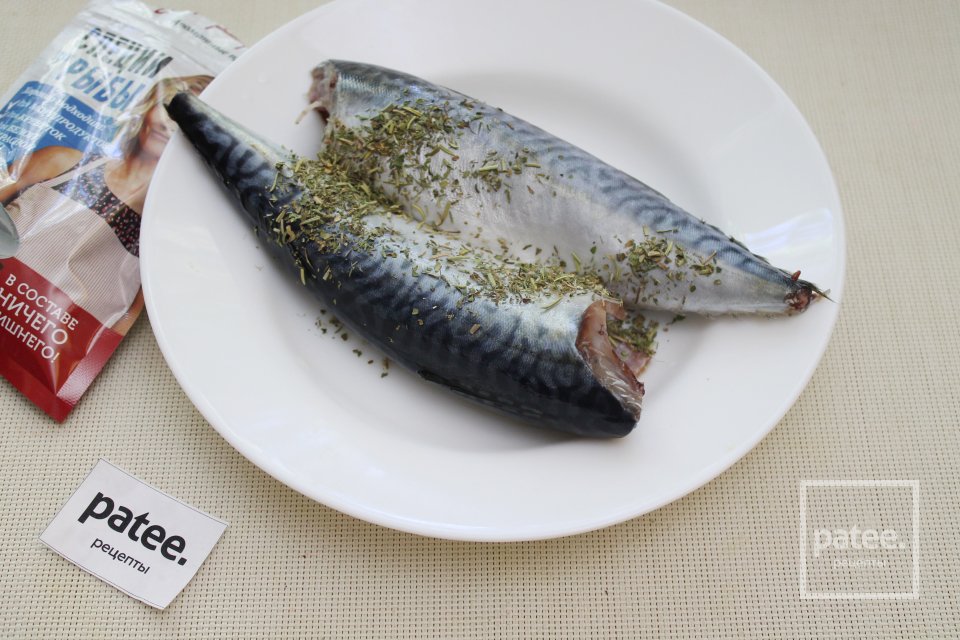 Скумбрия, запечённая с помидорами - Шаг 3