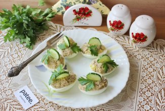 Яйца фаршированные печенью минтая