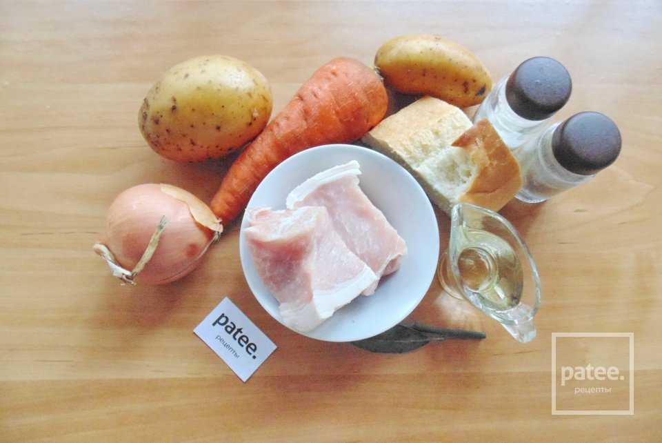 Тефтели из свинины с картофелем - Шаг 1
