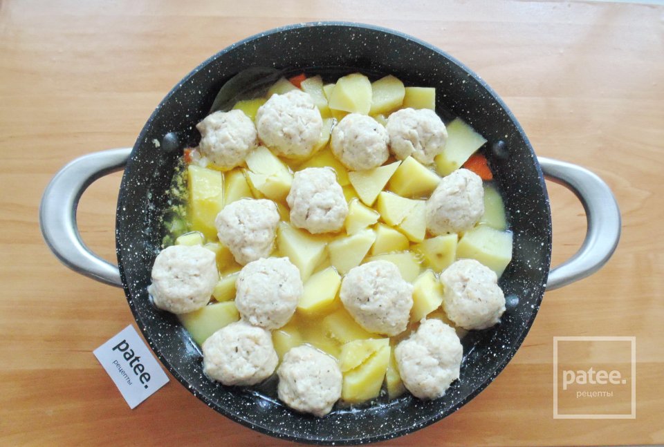 Тефтели из свинины с картофелем - Шаг 12