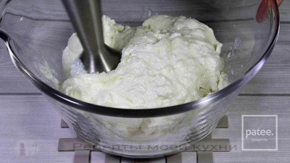 Творожный десерт без выпечки с клубникой - Шаг 3