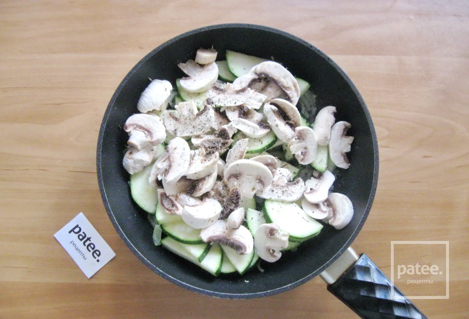 Цуккини с грибами - Шаг 8