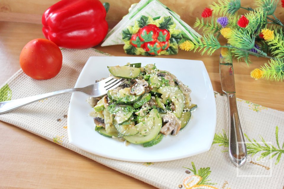 Цуккини с грибами - Шаг 11