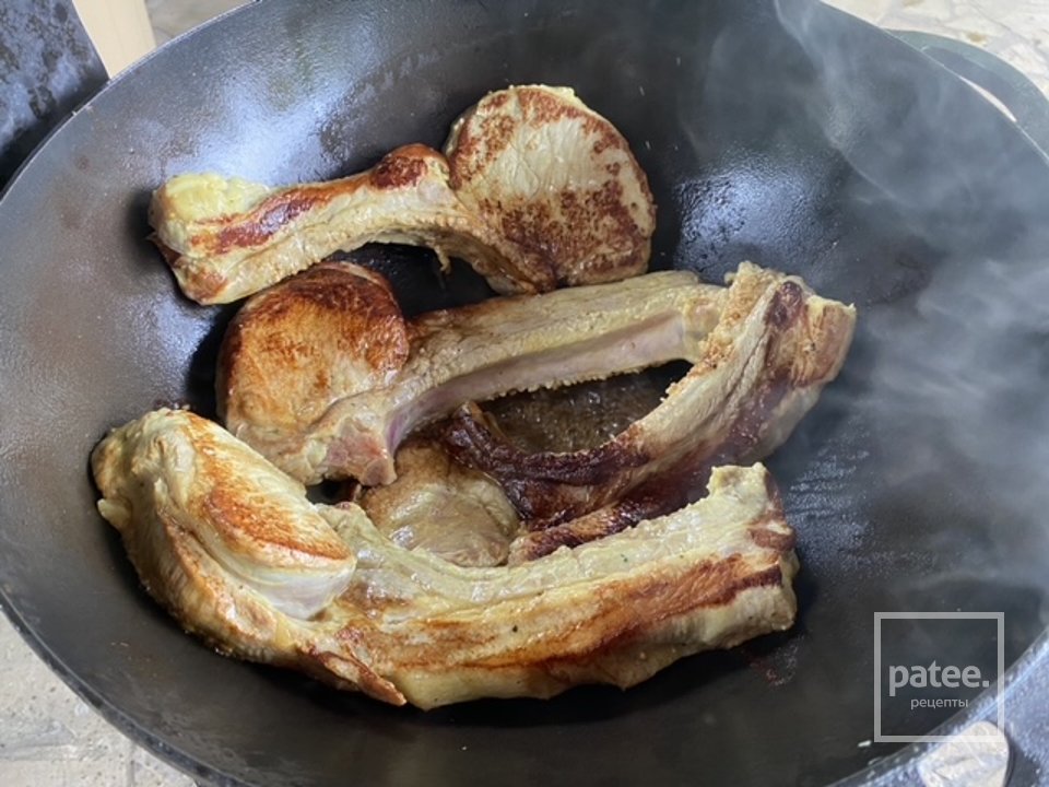 Свинина томлённая в ржаном хлебе и квасе - Шаг 1