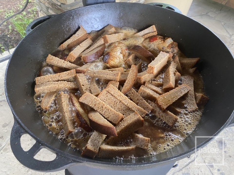 Свинина томлённая в ржаном хлебе и квасе - Шаг 5