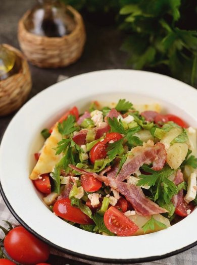 Тёплый салат с беконом и картофелем 🥗 - Шаг 1