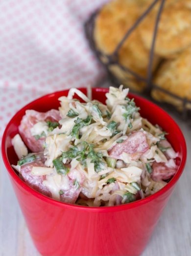 Салат с капустой, помидорами и сыром 🥗 - Шаг 1