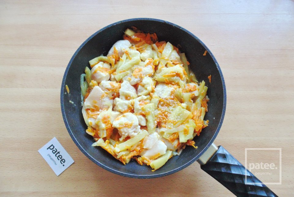 Подливка из куриного филе с овощами - Шаг 9