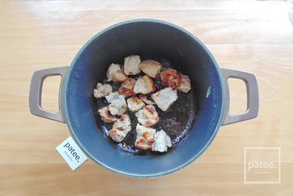 Свинина тушеная с кабачками и картофелем - Шаг 3