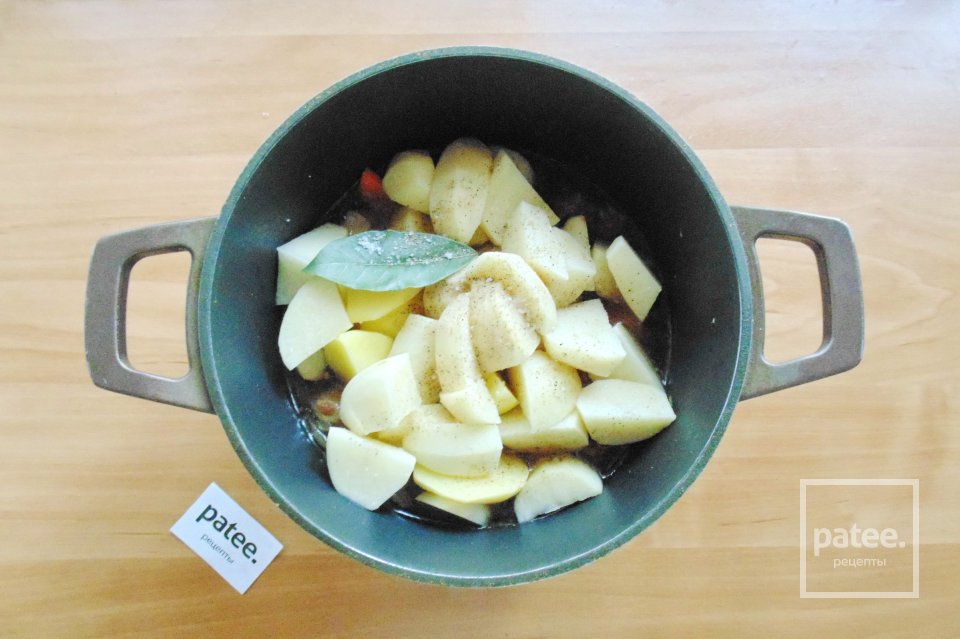 Свинина тушеная с кабачками и картофелем - Шаг 8