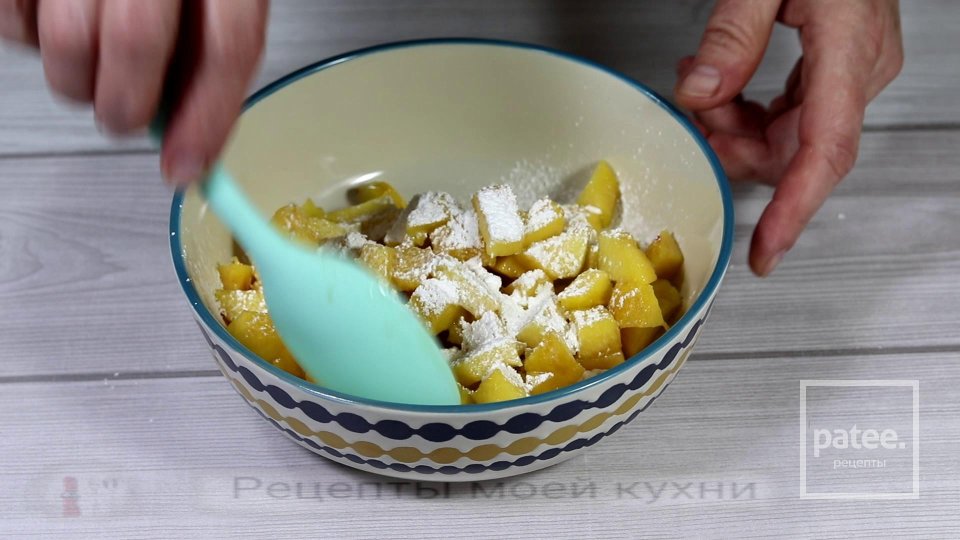 Творожный пирог с персиками - Шаг 6