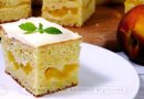 Творожный пирог с персиками