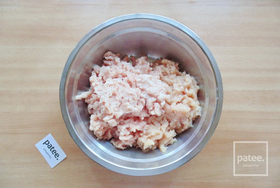 Мясные котлеты в хлебных крошках - Шаг 2