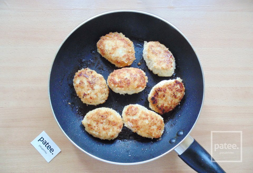 Мясные котлеты в хлебных крошках - Шаг 7