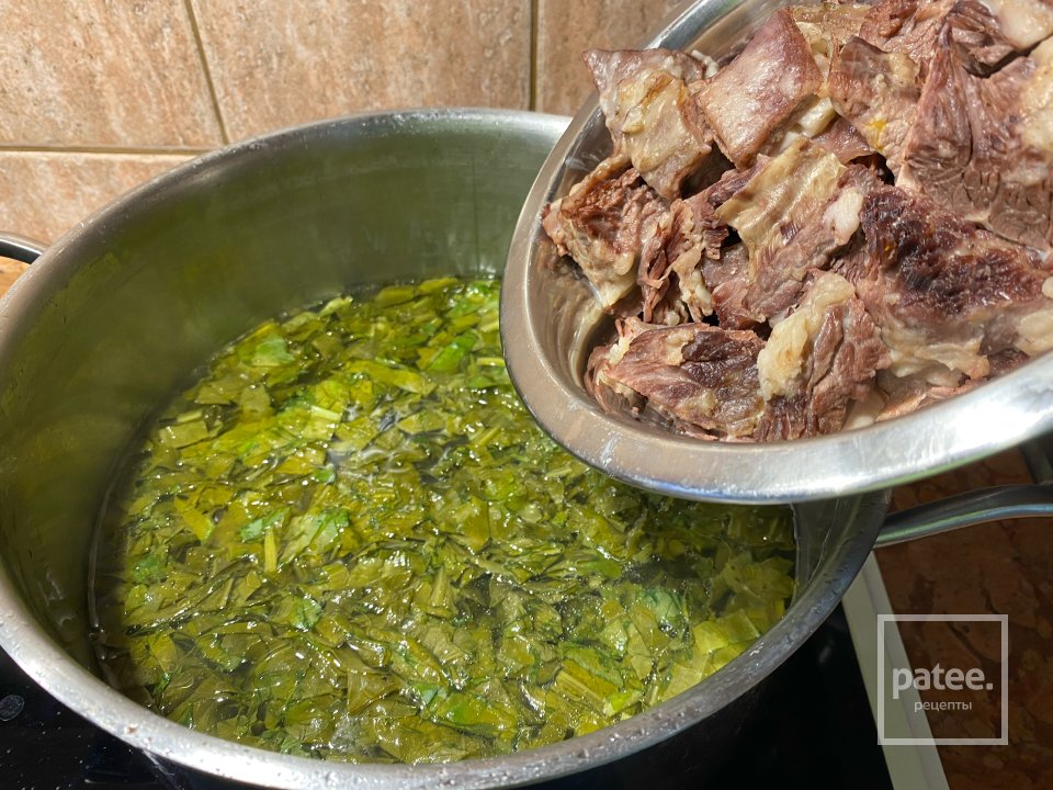 Зелёные щи из щавеля со шпинатом - Шаг 10