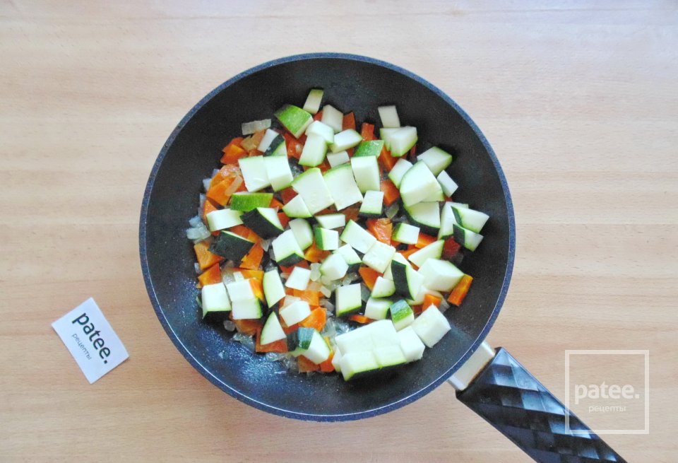 Тушеная капуста с цуккини - Шаг 4