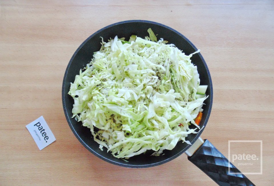 Тушеная капуста с цуккини - Шаг 6