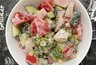 Салат из огурцов и помидоров