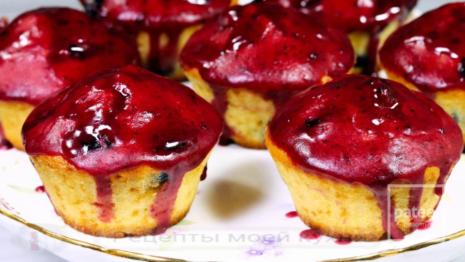 Кексы с черной смородиной в глазури - Шаг 15